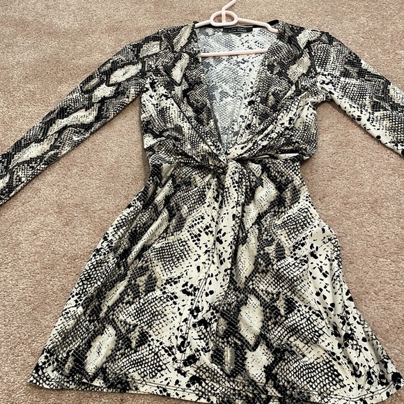 Snake print mini dress - Picture 4 of 6
